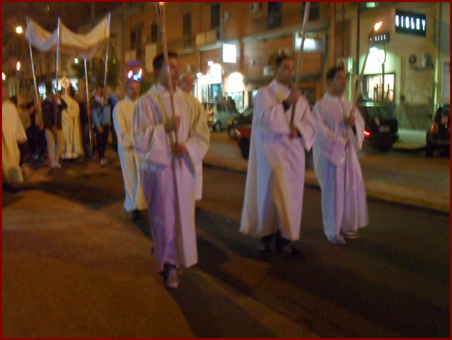 28-10-2011-processione-eucaristica (5)